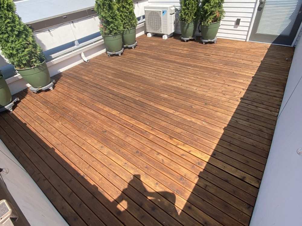 Fences&Decks painting our work Vanhousing